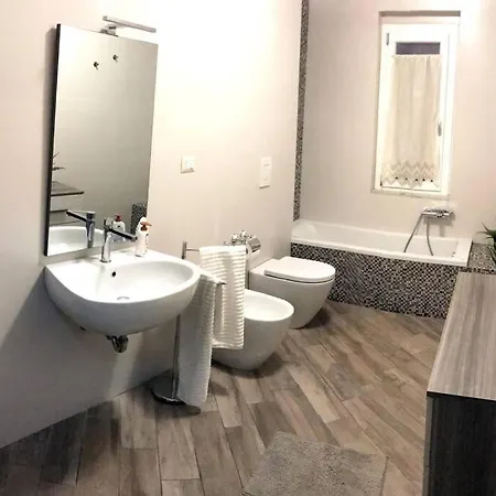 Holiday home Casa Cantoniera-guest House : Costruite Il Viaggio